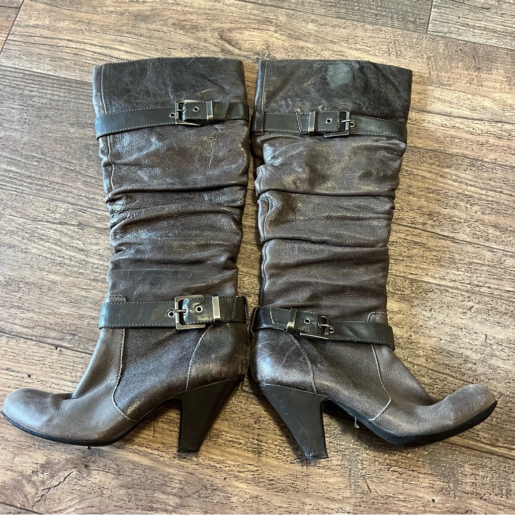 Jessica Simpson Grey Pleather Heel Boots